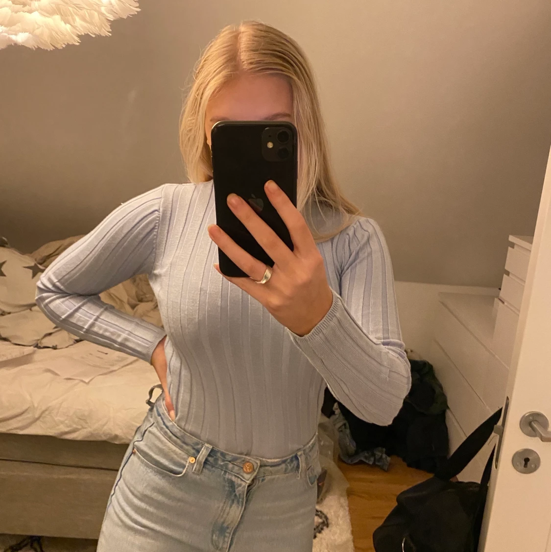 Ljusblå fin tröja. - 90