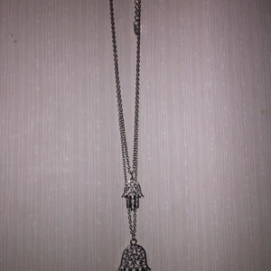 Halsband - Fatimas Hand - Har ej användts! Bra skick.