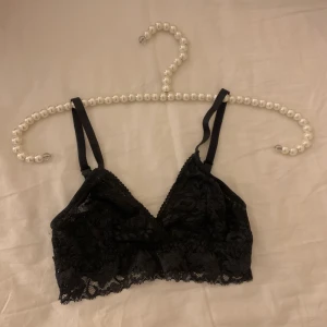 Bh - Jättefin bralette/bh från bikbok🌸 storleken XS. Är i ny skick. Köparen står för frakt.✨