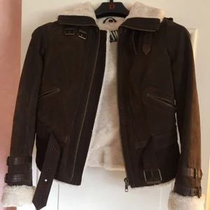  - Brun Kenza jacka säljes! St 36. Helt ny. 1500:- eller bud