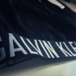 Säljer en helt ny Calvin Klein bikini överdel!   Inköpt för 599:-   400:- ink frakt :) 