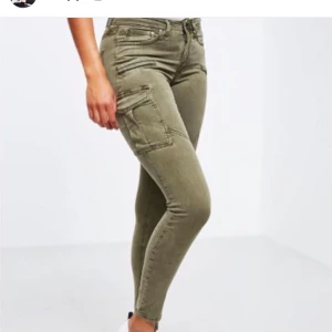  - Snygga gröna byxor, fint skick