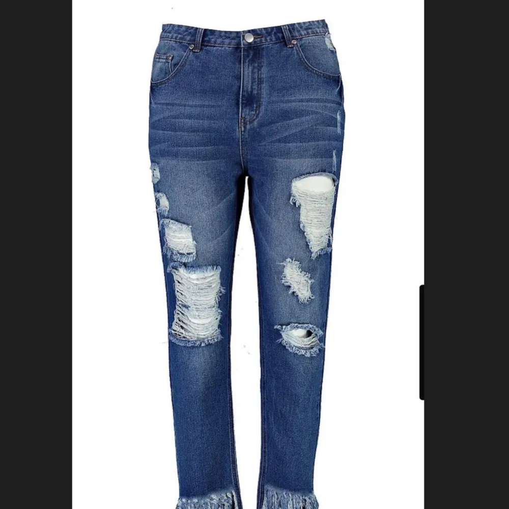 Storlek 52(24 uk size) köpta nyligen på brittiska hemsidan boohoo.com använda 1 gång pga fel storlek 😋. Jeans & Byxor.