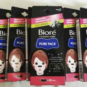  - biore pore pack black / Ta bort pormaskar med Biore s pore pack, formulerade med oljeabsorberande pulver och utformade med slitsar för att passa näsan perfekt. Applicera remsan på en väl fuktad näsa med torra händer. Låt torka i 10 till 15 minuter. Lossna att avslöja mer raffinerad, klarare hud.