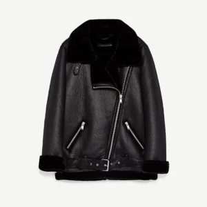  - Använd fåtal gånger. Passar M såväl som en mindre då den är snygg i olika passformer och beroende på hur man vill att den ska sitta på. Köpt från zara 