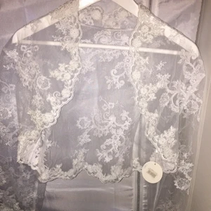  - Bolero för bröllop. Inköpt 2016, aldrig använda. 