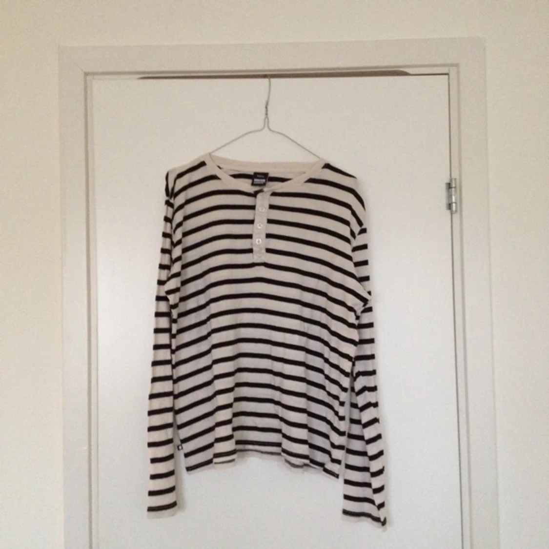 Superskön tröja i 100% bomull från uo! Bra skick! - 1384452189