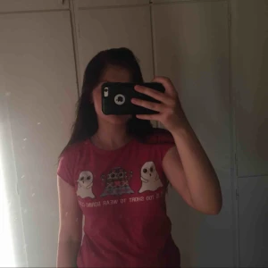  - ”life is to short to wear boring clothes” T-shirt 