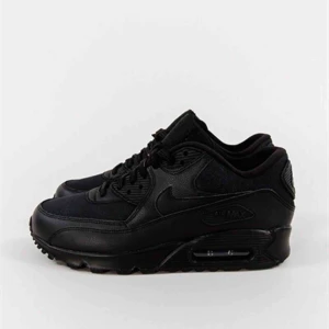  - Äkta air max 90 stl 37,5? Ord pris 900 kr Säljer för 300 kr