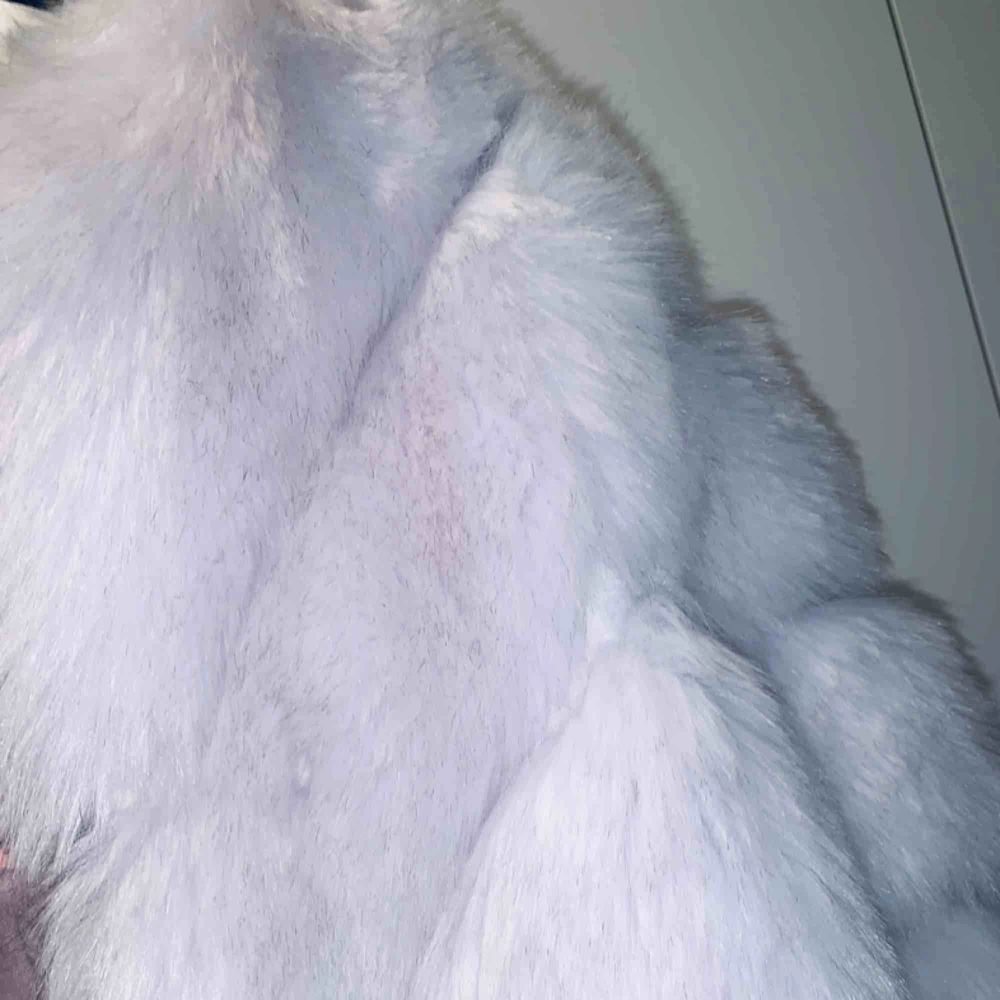 faux fur pälsjacka, inte äkta päls, använd ett fåtal gånger så i bra skick! Kommer inte till användning så säljer nu denna :) . Jackor.