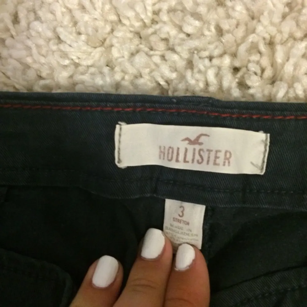 Sköna Hollister-shorts. Mörkblåa, navy-modell. Size 3, ca S-M. Shorts.