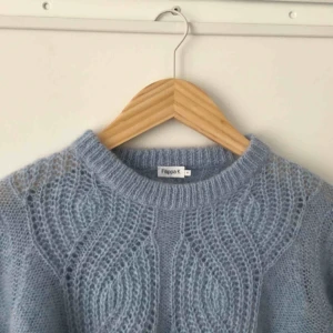  - Filippa K tröja, oanvänd, fint skick. Nypris 1700 kr