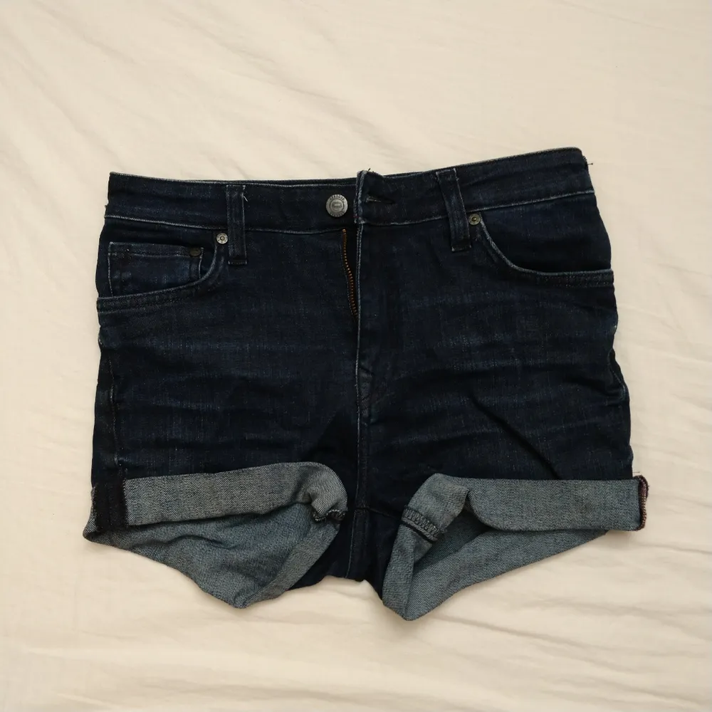 Shorts from Crocker, size 29 I would say correspond to S / M, I have M in the usual cases but they are a little too small. Very good fit, however, when I used them + as a new condition! Cut off myself and folded up with a safety pin on the sides, free to remove and sew yourself a few stitches! ❤️. Övrigt.
