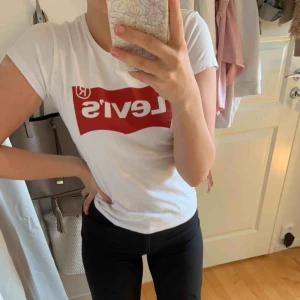  - Nästintill oanvänd Levi’s T-Shirt. Jättefint skick!