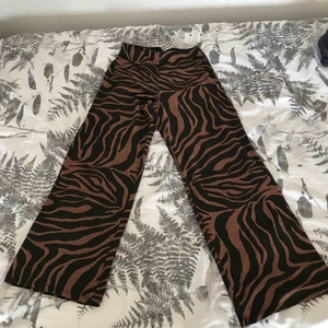  - Byxor aldrig använd, tillhör ett set. 