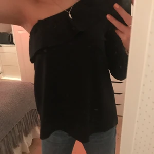 Off shoulder topp - Jättefin off shoulder tröja som tyvärr aldrig kommit till användning. Skriv privat för fler bilder