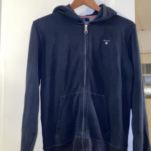 Gant - Gant hoddie, säljer för den är för liten 