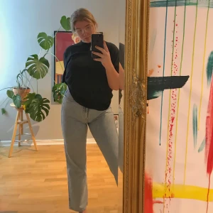 Row Jeans - Row Jeans från Weekday! Väldigt fint skick