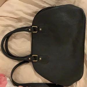 Väska - Svart väska från Italien