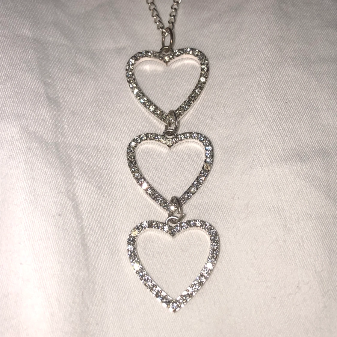 Hjärt - halsband!🤍🤍🤍 - 90