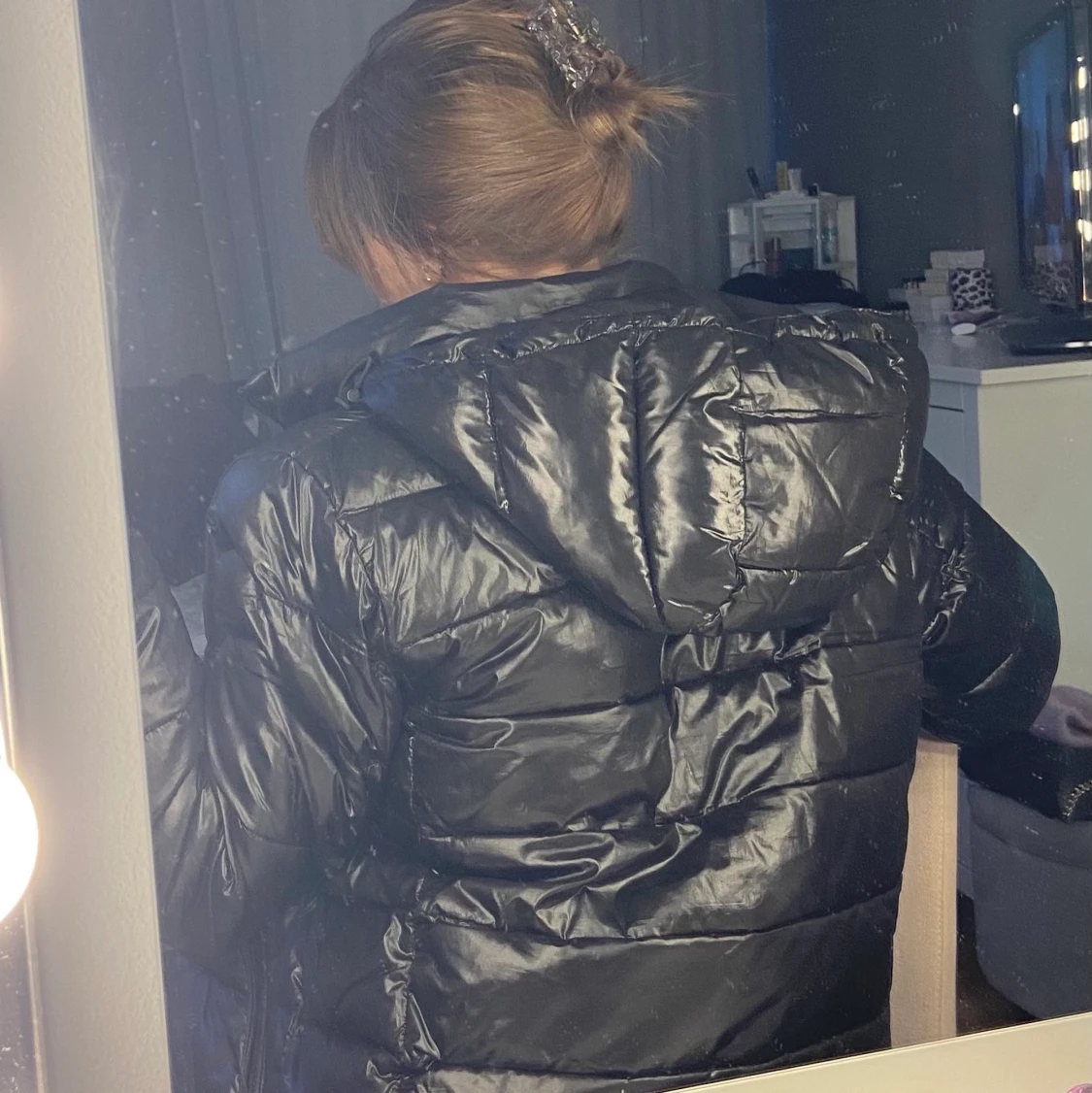 Svart dunjacka  - 90