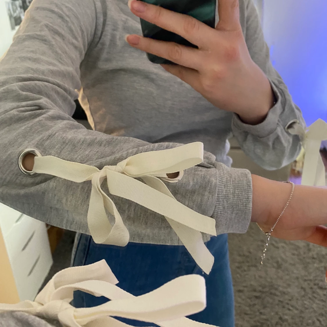 Tröja med rosett i ärmen - 91