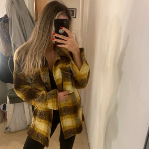 Check wool shacket - Oversized trendig jacka som passar storlek XS-S