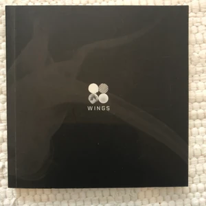 Wings - BTS album Wings. Pc ingår INTE, endast cd-skiva och bok. Ansvarar inte för postens slarv✨