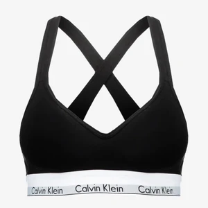 Bralette - calvin klein bralett i svart. (Vadderade kupor, push-up, utan byglar) säljer då den var för liten, det är storlek XS och den är köpt på NK för 500kr. Dessa braletts är små i storleken så denna passar nog nån som är XXS/XS. Lapp finns kvar. Skriv privat för fler bilder