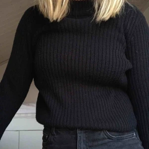  - Mysig stickad tröja från HM, frakt till kommer. ⚡️💕