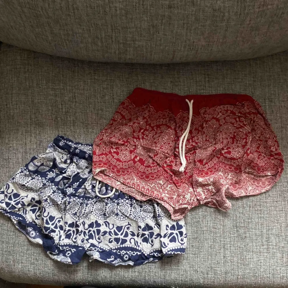 Shorts från Thailand i skönt, tunt material. Aldrig använda.    Skickas med postnord. Köpare står för frakt.. Shorts.