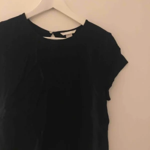  - En blus från hm i fint skick