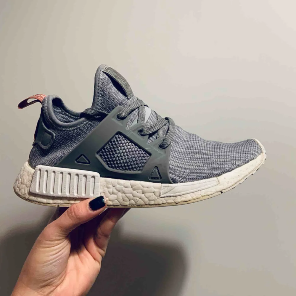 Adidas Nmd Sneakers in grey prime knit. Comfortable sneakers with an ultra light sole. Good condition. Size 37 1/3.. Skor.