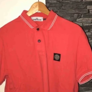  - Stone island Piké. Storlek XXL men den är Slimfit så sitter mer som en L/XL. Cond 9/10. Använd 1-2 gånger.