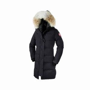  - En 5 månader gammal canada goose parka i modellen shellbrun som ny!