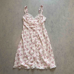  - Superfin lingerie-klänning som jag köpt från någon annan säljare här på plick.  Från Holland och storlek xs! Frakt: 44kr