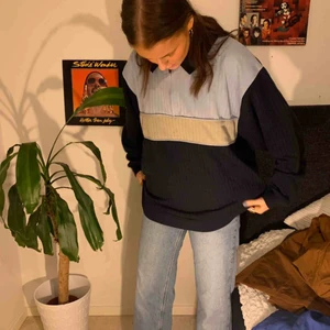  - Oversized sweatshirt med dragkedja! Superskön! Köparen står för alternativ frakt😊