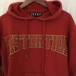  - Bra skick. Super skön oversized hoddie från stay köpt på carlings. Använd antal gåner