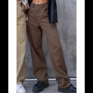 Bruna jeans - Jeans från Motel Rocks. Jättefint skick! Buda i kommentarerna. ❤️☺️