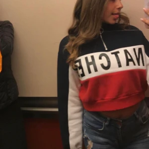 Kort tröja  - Tröja från H&m använd 1 gång 