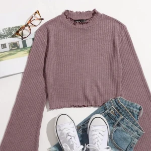 Blus  - Grå-lila färg typ , croptop 