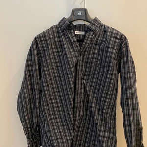 Balenciaga Shirt - Inköpt 2019 på ABCD i Göteborg. Oversized fit. Knappt använd.
