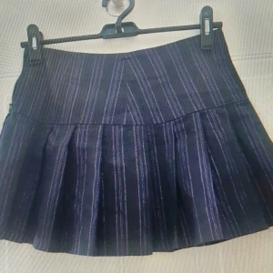 Mini kjol - I ny skick. Köpte några år sen i Milano för ca 80 euro