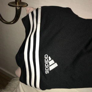  - 🌪 adidasshorts, använd ca 1-2 gånger 🌪