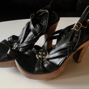  - Platåsko i bättre begagnat skick.