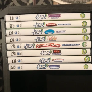  - The sims 3 spel. Fråga om du undrar nått och kom me pris förslag. Kan köra på paketpris eller ej, Kan fraktas men då betalar köparen frakten. (Husdjur, årstider, semesterparadis sålt)