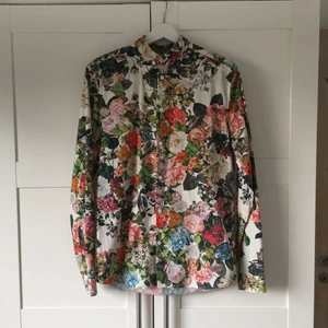 Used only once, flowery stylish shirt from WHYRED - Used only once, flowery stylish shirt from WHYRED