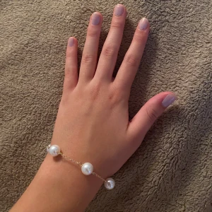 pärlarmband  - fint skick, aldrig använd. kan mötas på söder eller frakta💗