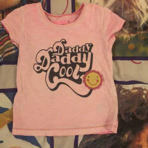 T-shirt strl 80 - Jätte söt