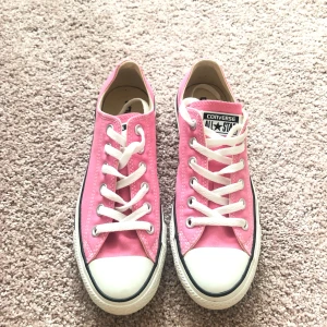 Converse allstar - Säljer mina rosa converse då de aldrig kommer till användning. Använda 1 gång.🥰